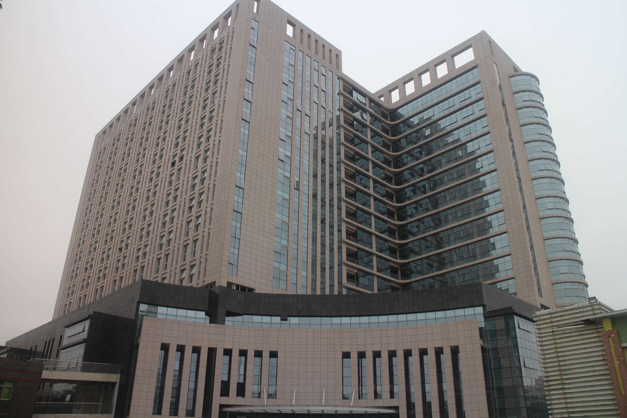 阳江市人民医院新住院大楼手术部、一体化数字化手术室装备设施安装